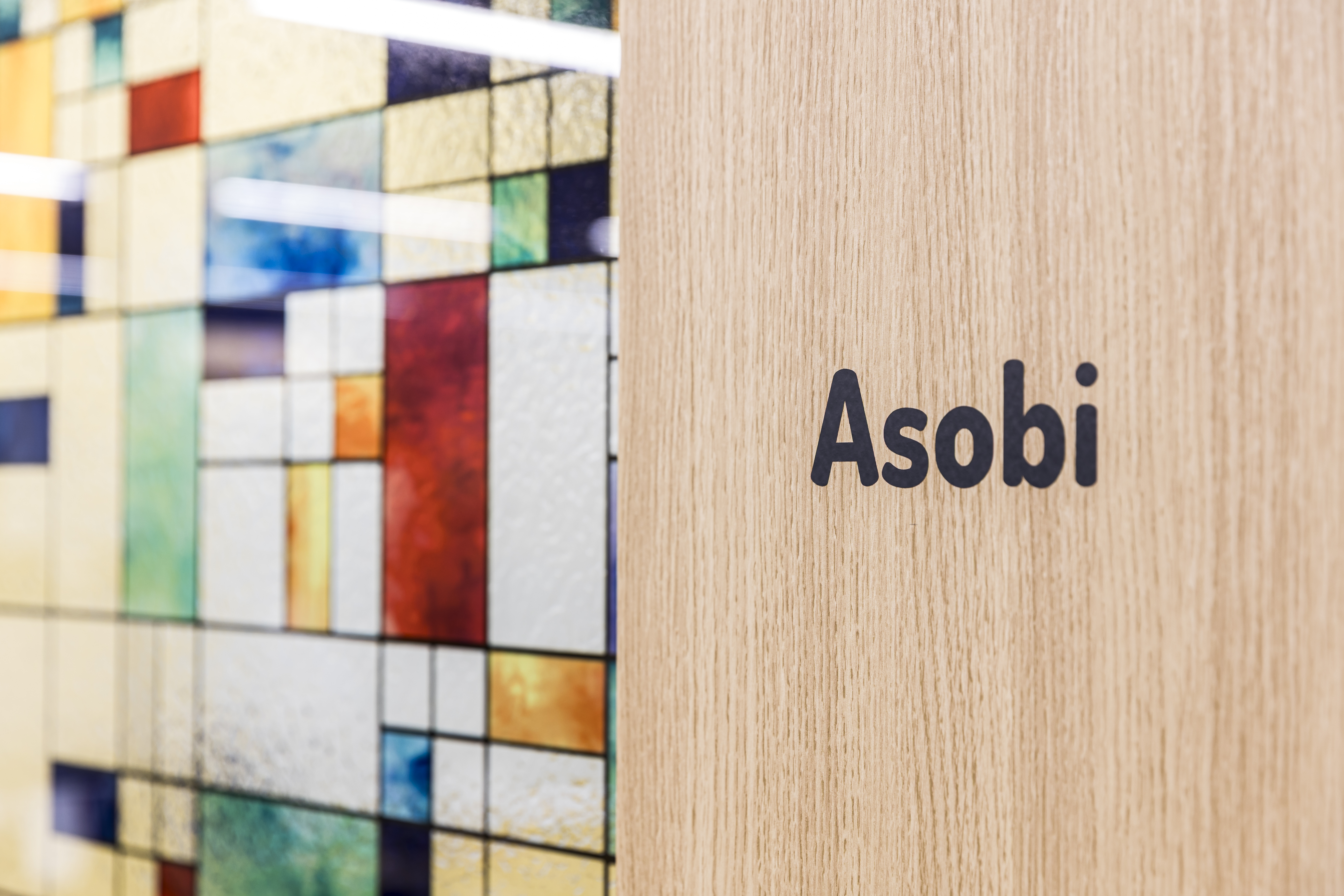 Asobi（4人用会議室）