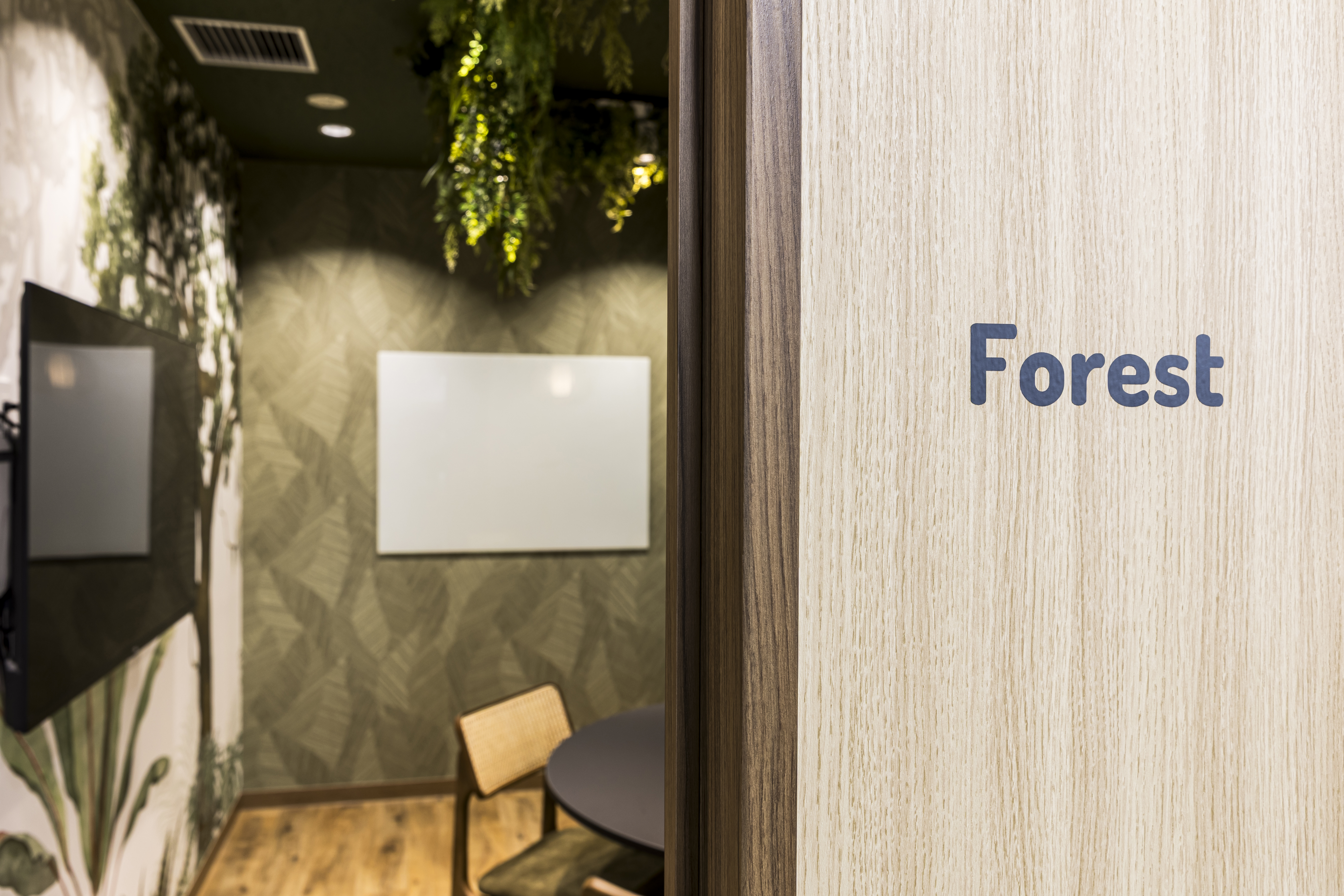 Forest（4人用会議室）
